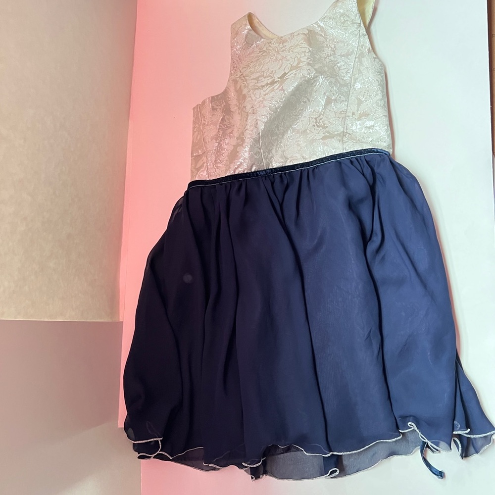 Formal Flowy Dress - Picture 5 of 8